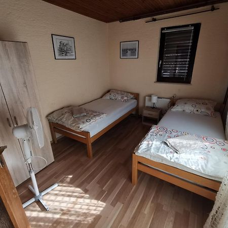 Guest House Dijana Kraljevica Bagian luar foto