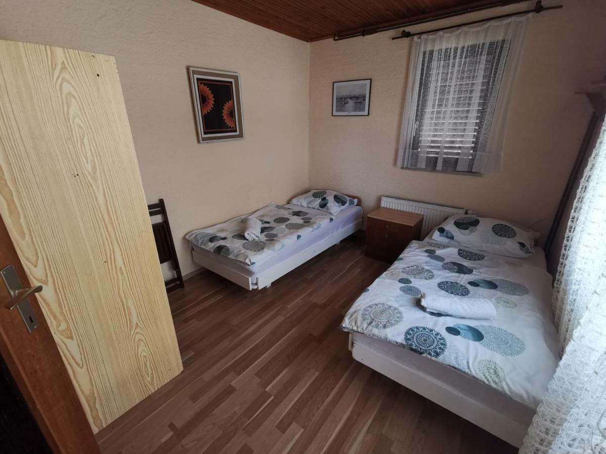 Guest House Dijana Kraljevica Bagian luar foto
